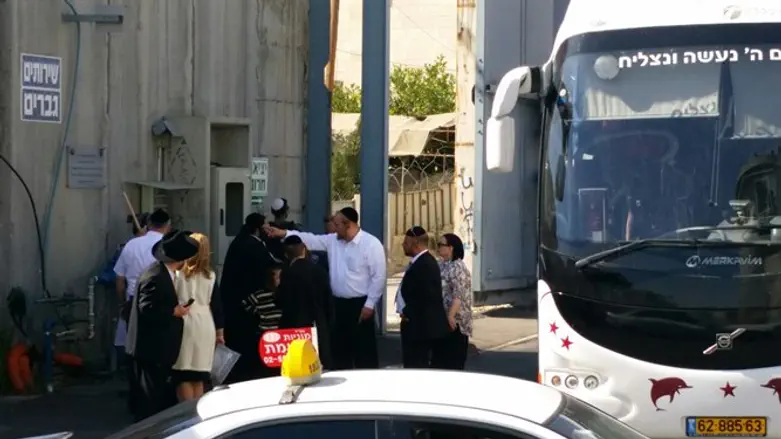 На месте взрыва у гробницы Рахели