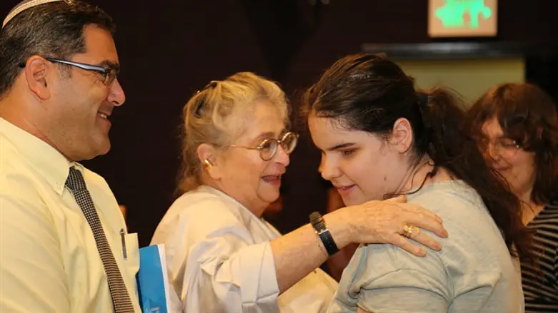 ריבלין עם אחת המתנדבות