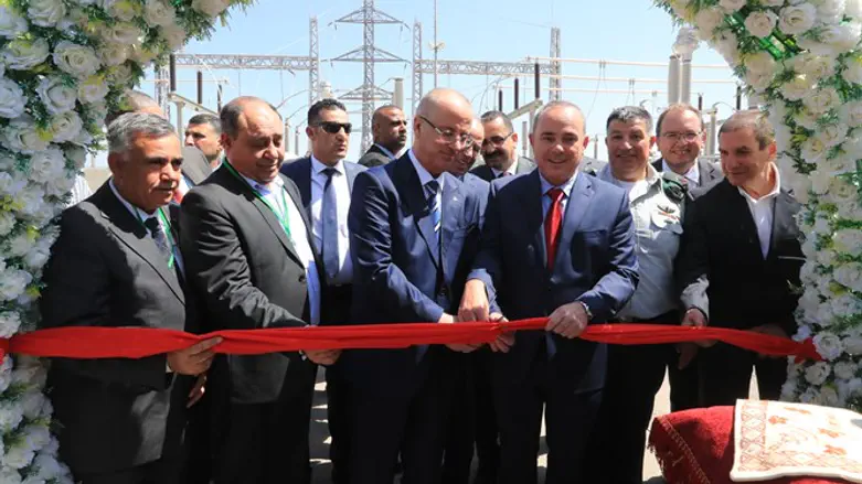 Signing an agreement with the Palestinian Authority