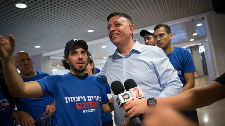 עורר סערה