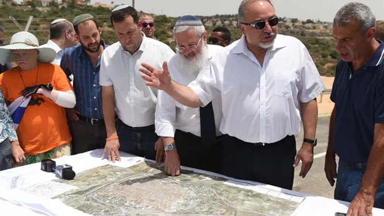 ליברמן במעלה שומרון