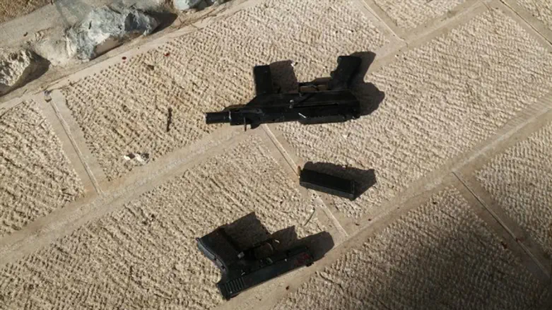 Оружие, снятое с тел убитых террористов