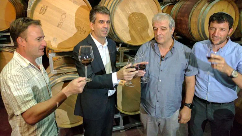 В ответ на террор бойкота