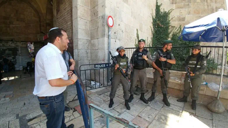 Yossi Dagan visits Old City