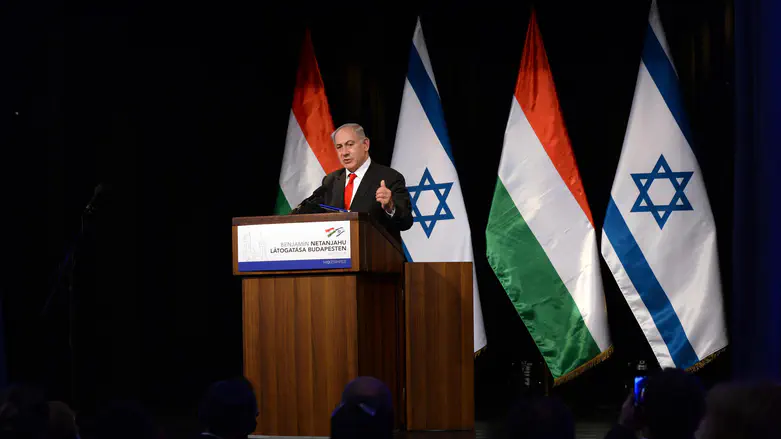 Netanyahu at Dohany Street Synagogue in Budapest