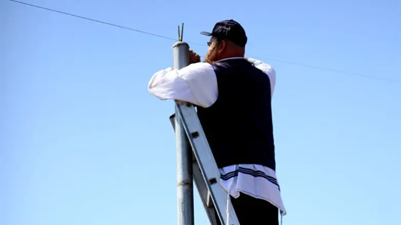 Erecting an Eruv (archive)