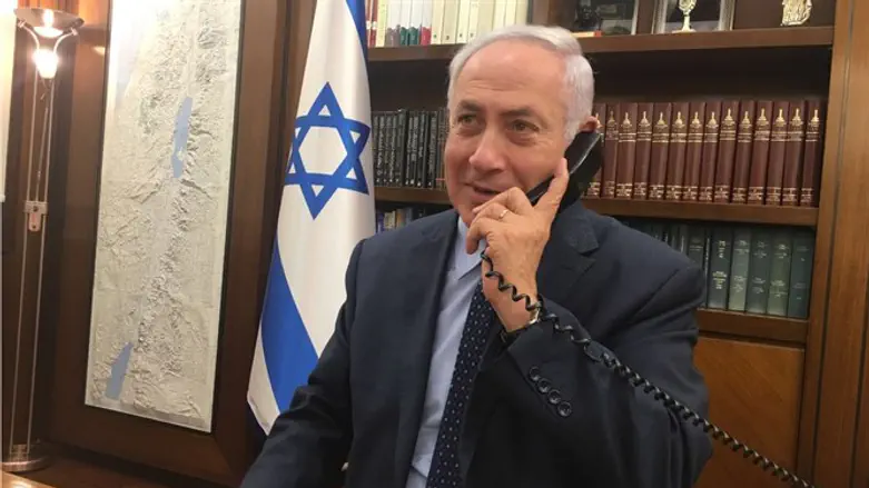 נתניהו משוחח בטלפון