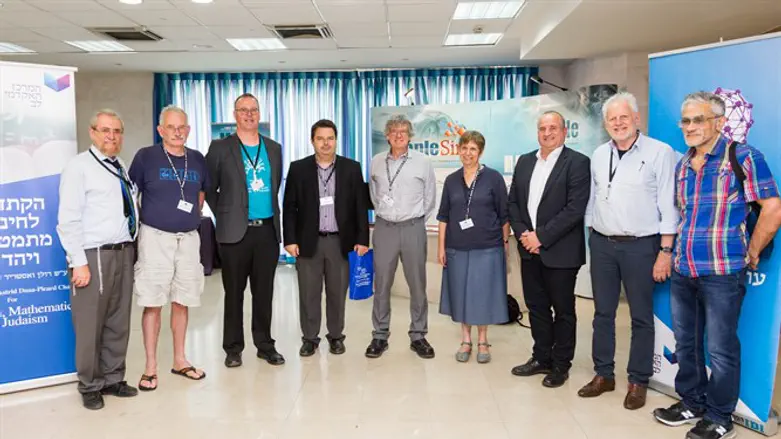 חלק מבאי הכנס