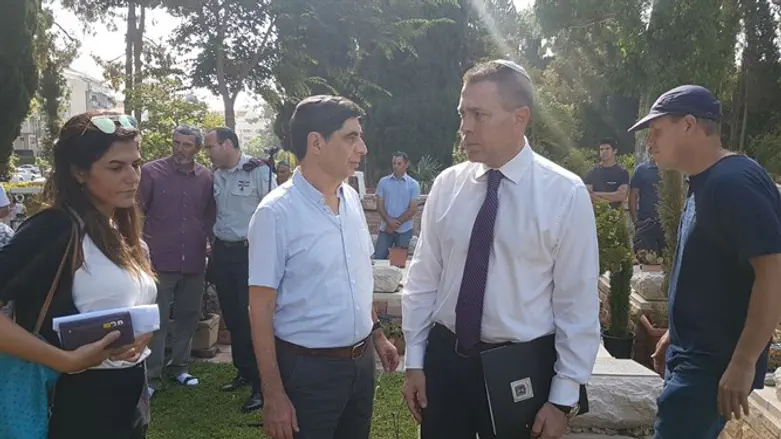 Министр Эрдан на церемонии поминовения Адара Голдина (הי"ד)