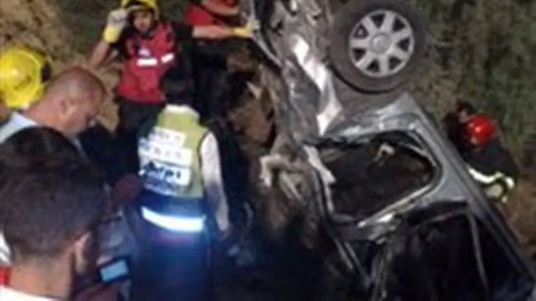 הרכב בצד הדרך