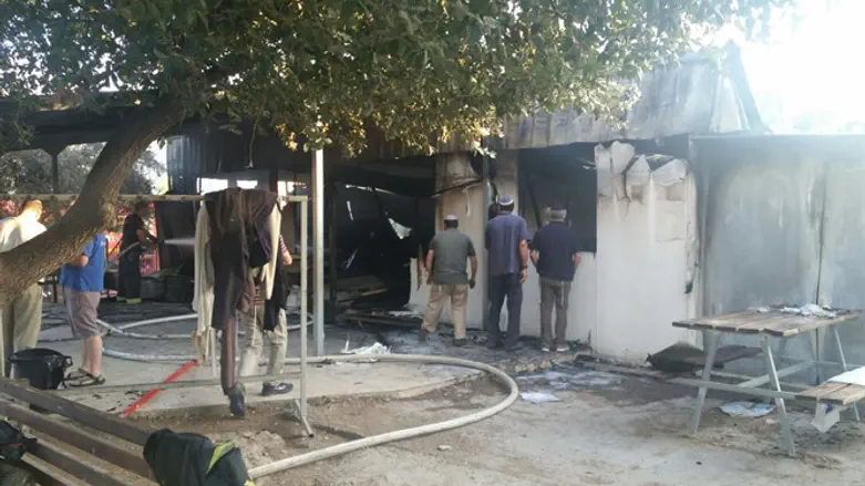 Сгоревшая синагога в Мево Хорон