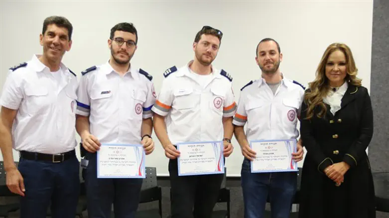 גיבורים אמיתיים