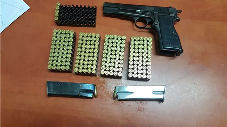 Конфискованное оружие и боеприпасы