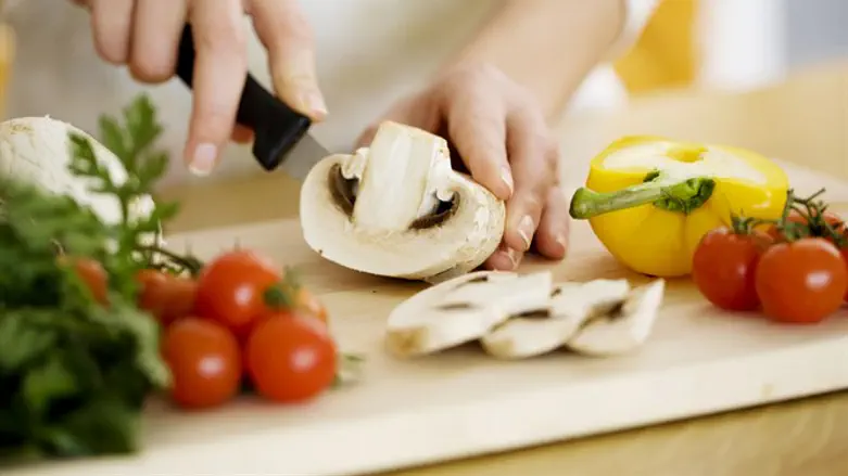 Cutting vegetables