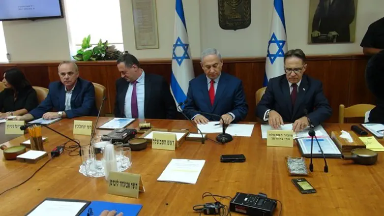 נתניהו בישיבת הממשלה הבוקר