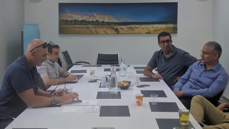 בפגישה עם אלחיאני