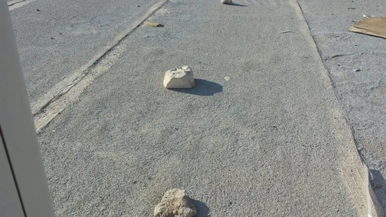 Последствия "каменной атаки" в Абу-Тор