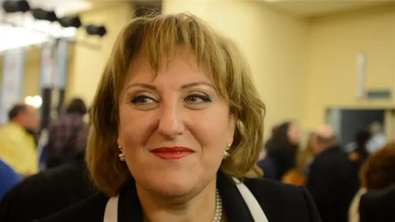 במרכז הפרשה. פאינה קירשנבאום