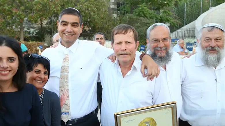 קוקטייל לעיתון בשבע