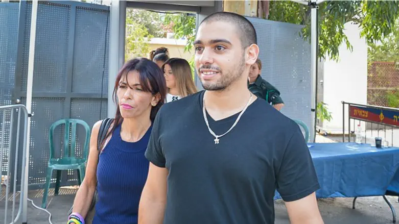 Элиор Азария