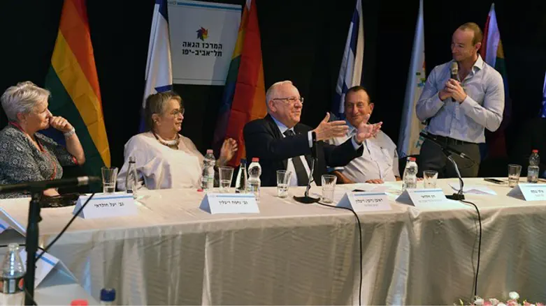 ריבלין במרכז ה"גאה" בת"א