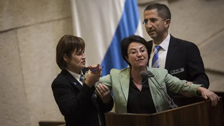 Hanin Zoabi escorted from Knesset plenum