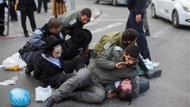 Hareidi protest against jailing of draft refusers (file)