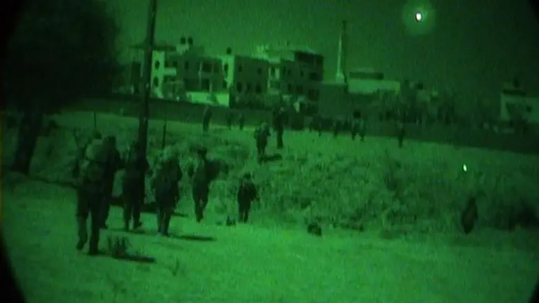 Силы ЦАХАЛа через прибор ночного видения