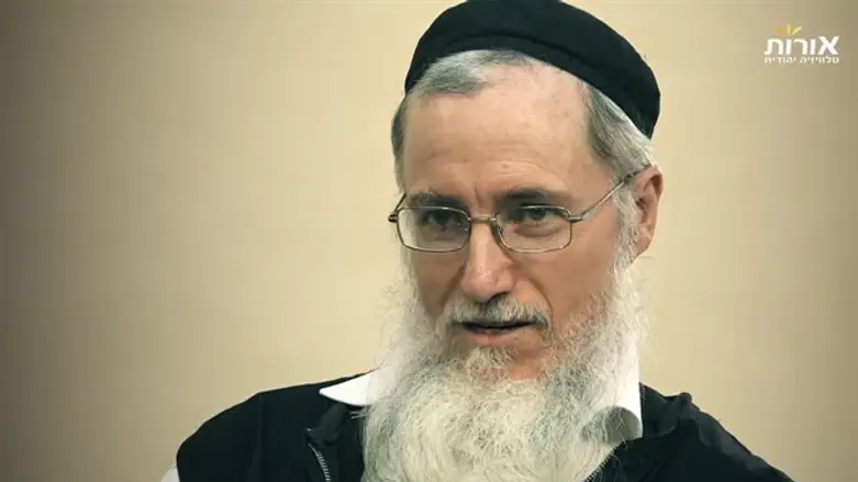 הרב גלעד הולנד: "אין טעם להילחם באינטרנט"