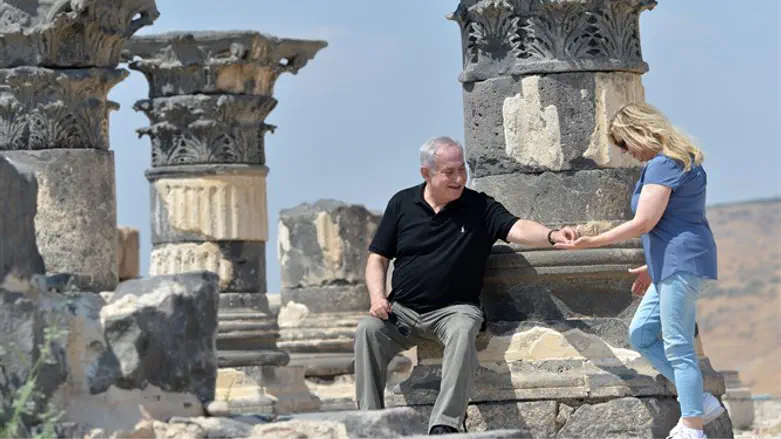 Netanyahu and wife at Susita