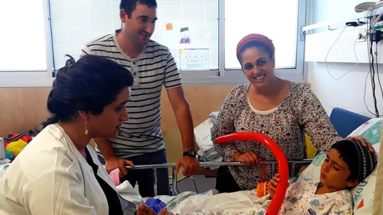 הראל child bitten by viper in hospital