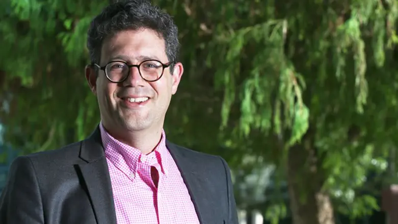 "אני לא מוכן לתת לאלימות האקדמית לסתום לי את הפה". ד"ר יואב מזא"ה