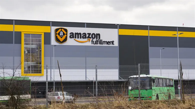 מרכז שינוע של חברת אמזון