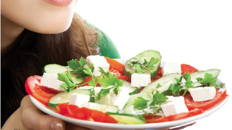 קערת סלט בכל ארוחה