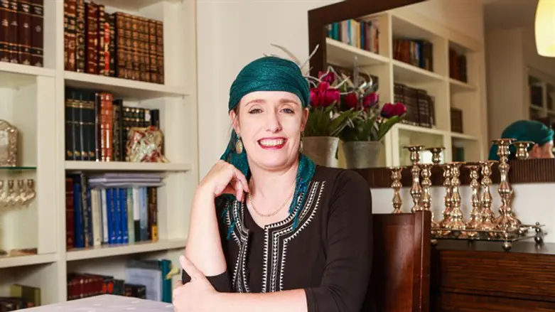 Dr. Leah Weisel
