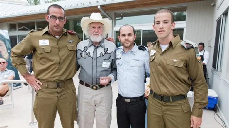 (From left) Staff Sgt. Idan, Al Frank, Border Police Staff Sgt. Avishay, Sgt. Barak