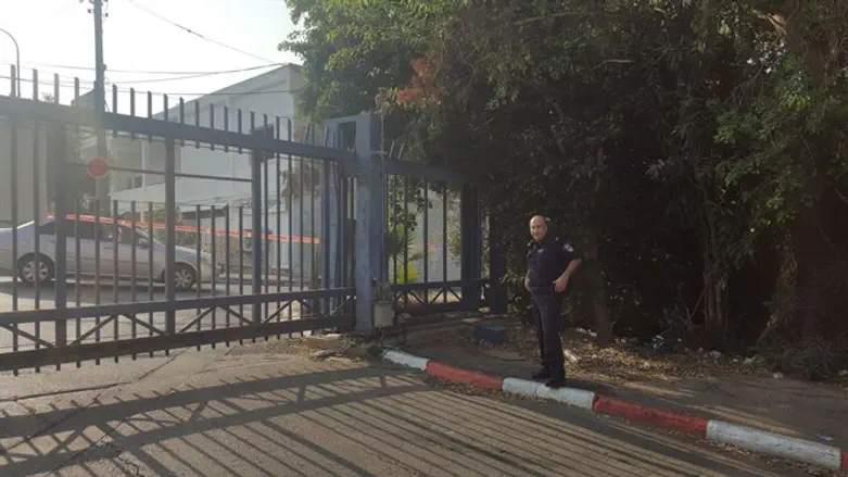 The gate which crushed the woman