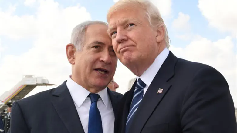 Binyamin Netanyahu meets with Donald Trump at Ben Gurion Airport