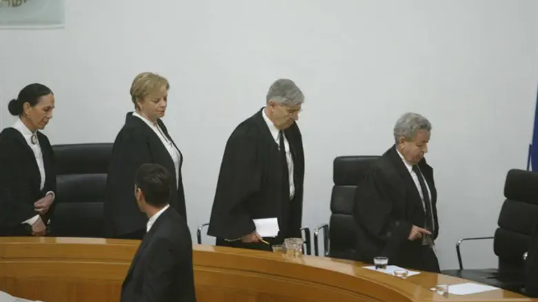 אליטת המשפטנים