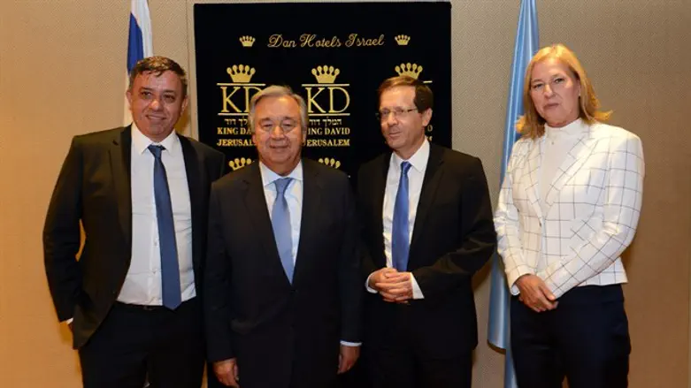 ראשי המחנה הציוני עם מזכ"ל האו"ם