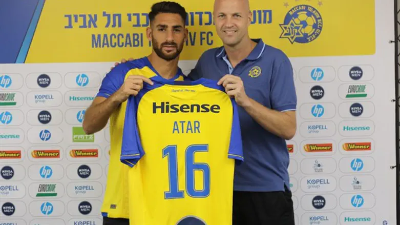 עטר עם מאמנו ההולנדי קרויף