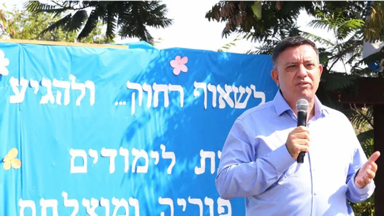 גבאי בבית שמש. הבוקר