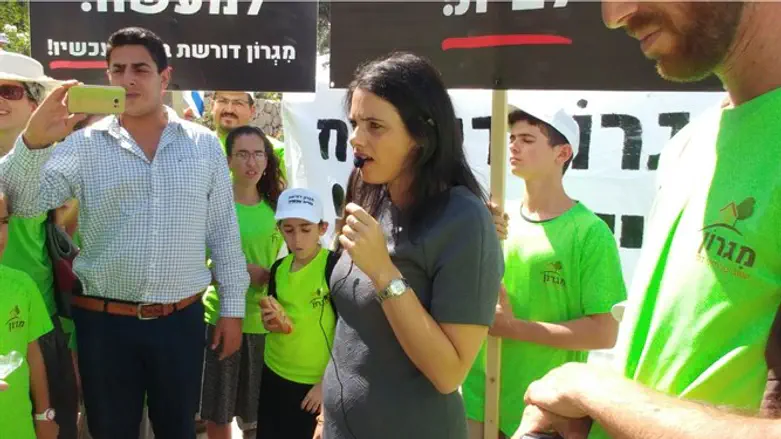 Shaked at Migron demonstration