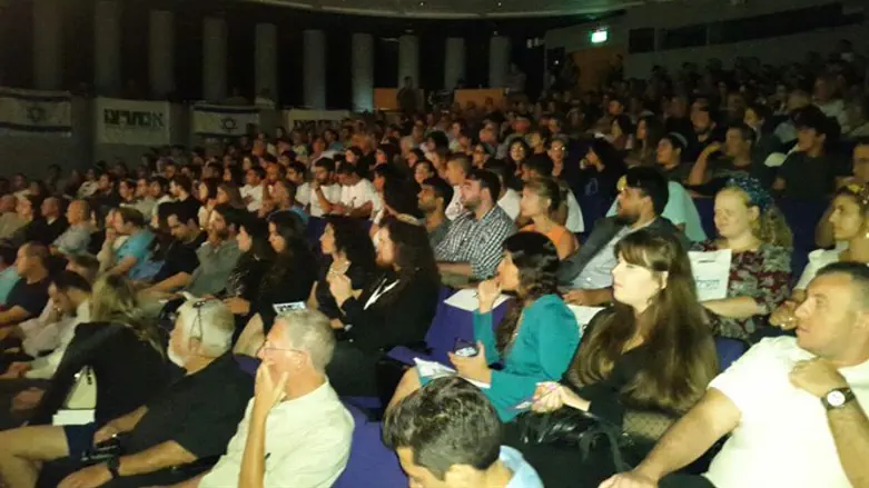 "Им Тирцу" празднует 10-летний юбилей