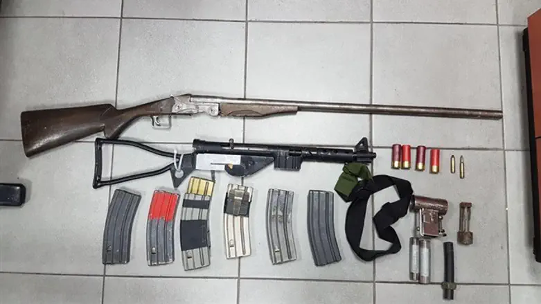 Оружие, изъятое у террористов в Самарии