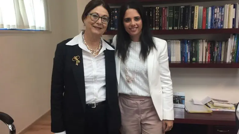 שקד וחיות