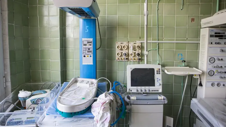 Neo-natal intensive care unit