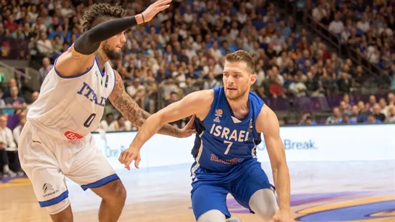 לגרמנים יש את שרודר, אבל לנו יש רביעיית צבי נינג'ה וסנטר מתאזרח. משחק נבחרת הכדורסל