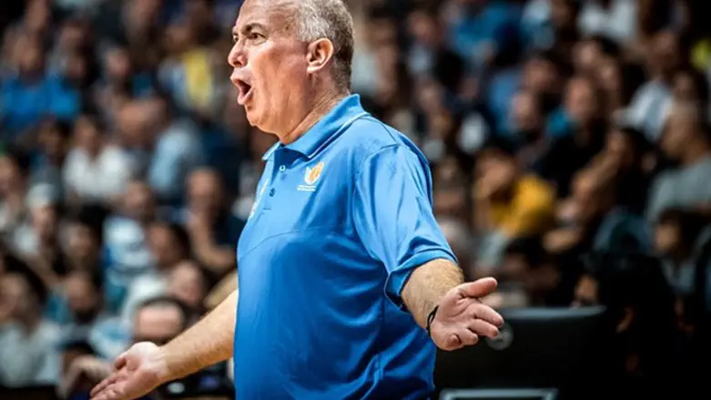 ארז אדלשטיין מנסה לעורר את השחקים, הערב