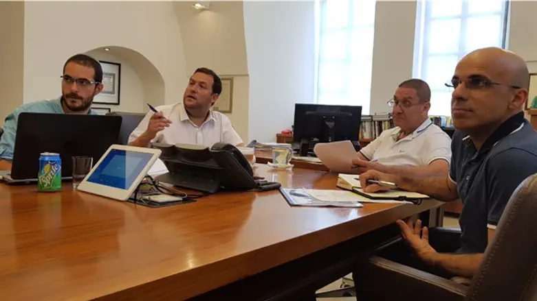 פגישת ראש מועצת שומרון ויו"ר חברת החשמל